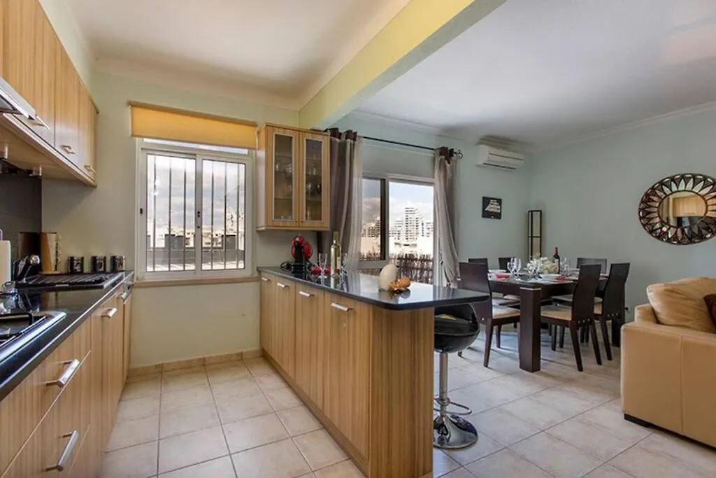 By The Beach Duplex Apartment, Armacao De Pera, Algarve - Portugal 0*,  Portogallo